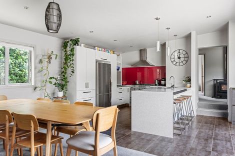 Photo of property in 18 Moana Road, Okitu, Gisborne, 4010