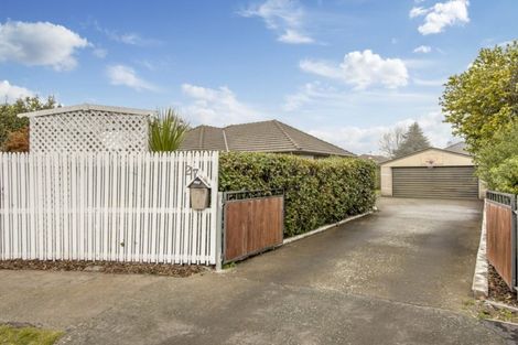 Photo of property in 27 Clipper Place, Redwood, Christchurch, 8051