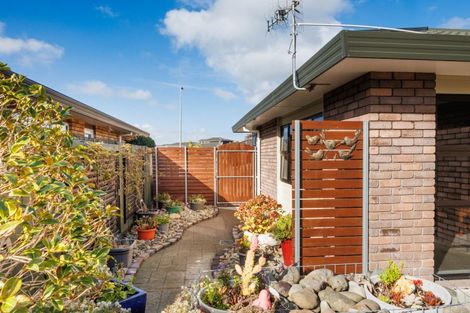 Photo of property in 21 Montana Way, Milson, Palmerston North, 4414