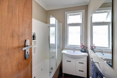 Photo of property in 19 Burns Street, Milton, 9220