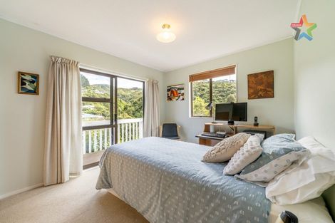 Photo of property in 42 Matuhi Street, Tirohanga, Lower Hutt, 5010