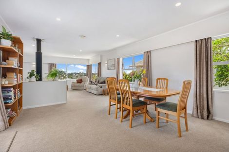Photo of property in 1/4 Acacia Road, Torbay, Auckland, 0632