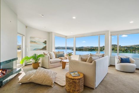 Photo of property in 26a Mana View Road, Paremata, Porirua, 5026