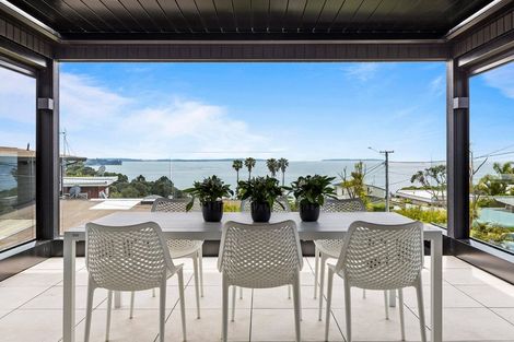 Photo of property in 10 Vaughan Crescent, Murrays Bay, Auckland, 0630