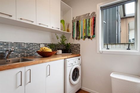 Photo of property in 2/17 Sudan Avenue, Milford, Auckland, 0620