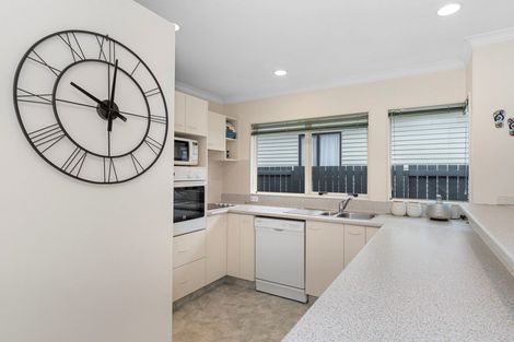 Photo of property in 56a Pitau Road, Mount Maunganui, 3116