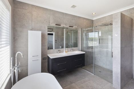 Photo of property in 6 Rushden Rise, Westmorland, Christchurch, 8025