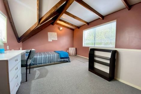 Photo of property in 8 Escort Grove, Awapuni, Palmerston North, 4412