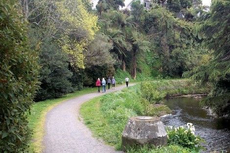 Photo of property in 21a Awanui Street, Merrilands, New Plymouth, 4312