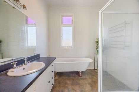 Photo of property in 1 Union Street, Waipawa, 4210