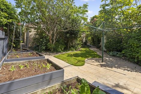 Photo of property in 6 Saint Andrews Grove, Boulcott, Lower Hutt, 5010