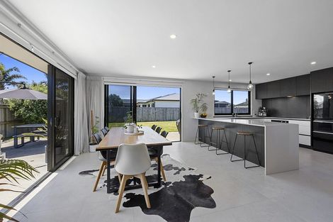 Photo of property in 16 Desmond Place, Bell Block, New Plymouth, 4312