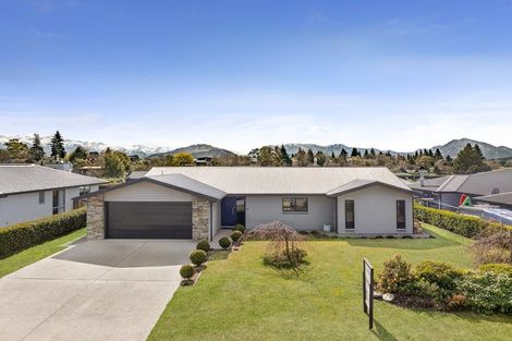 Photo of property in 4 Daniels Terrace, Wanaka, 9305