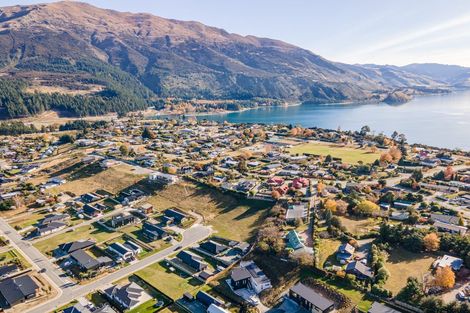 Photo of property in 12 Magpie Place, Lake Hawea, 9382