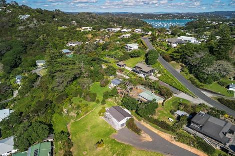 Photo of property in 4 Queens View Road, Russell, 0202