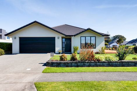 Photo of property in 49 Links Drive, Waiwhakaiho, New Plymouth, 4312