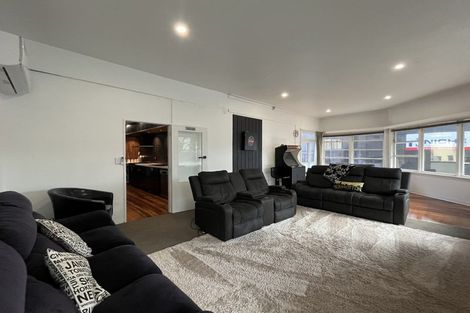 Photo of property in 5 Mana Esplanade, Paremata, Porirua, 5026