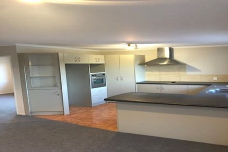 Photo of property in 16 Exotic Place, Massey, Auckland, 0614