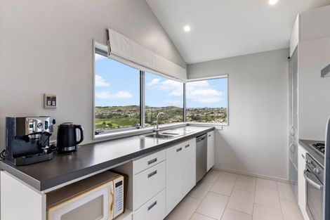 Photo of property in 65 Erlestoke Crescent, Churton Park, Wellington, 6037