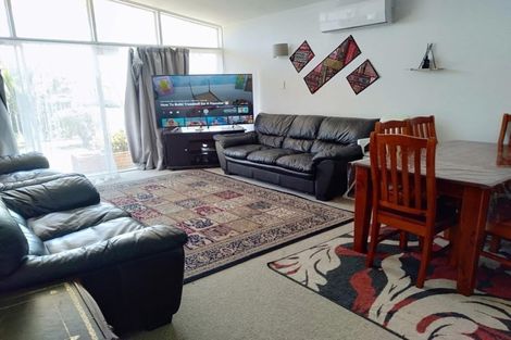 Photo of property in 15 Idlewild Avenue, Mangere, Auckland, 2022