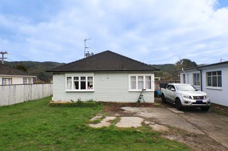 Photo of property in 164 Main Road, Wainuiomata, Lower Hutt, 5014