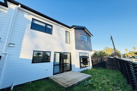 Photo of property in 2/2 Smiths Avenue, Papakura, 2110