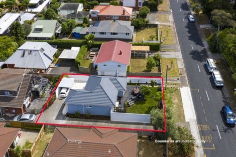 Photo of property in 1/58 Hillcrest Avenue, Hillcrest, Auckland, 0627