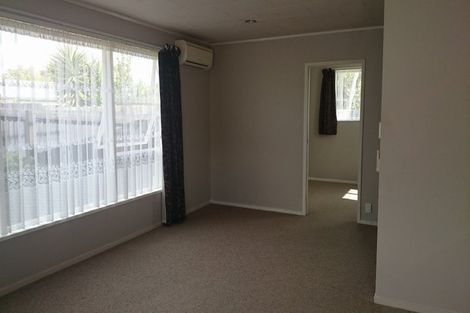 Photo of property in 9 Ballial Place, West Harbour, Auckland, 0618