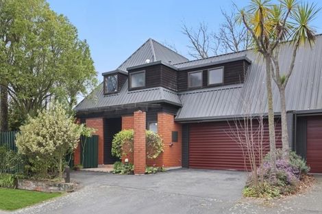Photo of property in 33 Dovedale Avenue, Ilam, Christchurch, 8041