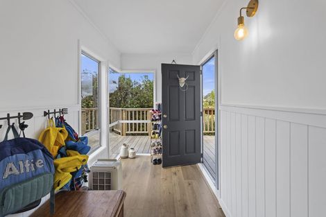 Photo of property in 2 Mabbett Lane, Waimauku, 0883