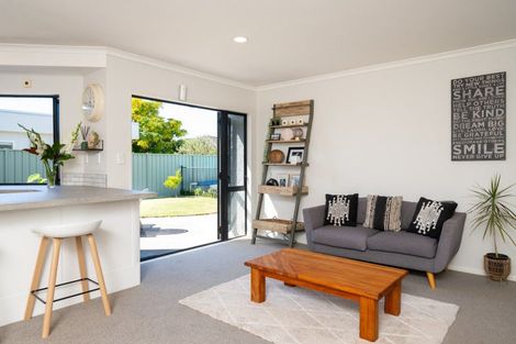 Photo of property in 81 Kensington Drive, Taradale, Napier, 4112