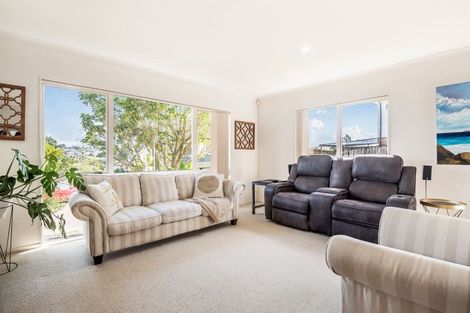 Photo of property in 63 Nimstedt Avenue, Oteha, Auckland, 0632