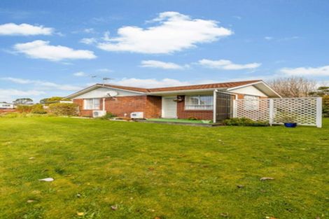 Photo of property in 16 Clifton Drive, Waitara, 4320