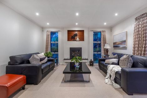Photo of property in 1 Kaweka Close, Aotea, Porirua, 5024