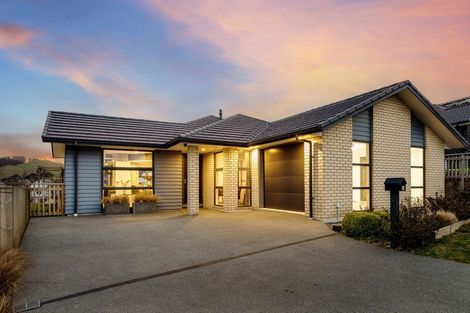 Photo of property in 14 Topsail Way, Whitby, Porirua, 5024