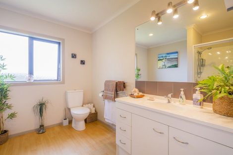 Photo of property in 13 Cobham Lane, Whitianga, 3510