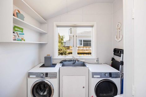 Photo of property in 30 Aberdeen Avenue, Takaro, Palmerston North, 4412