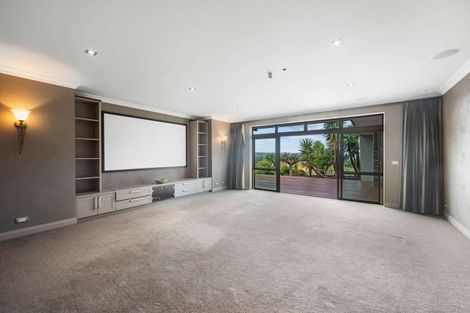 Photo of property in 305 Old North Road, Kumeu, 0892