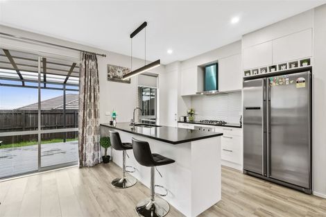 Photo of property in 14 Parton Road, Pukekohe, 2120