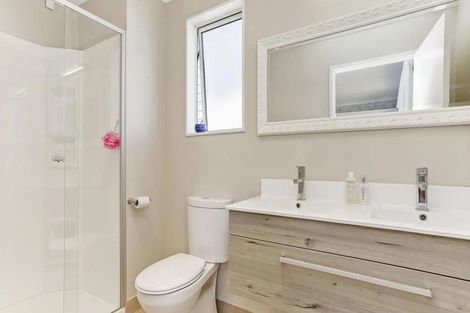 Photo of property in 2 Kotuku Lane, Hobsonville, Auckland, 0616