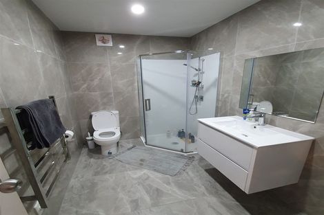 Photo of property in 35 Spinella Drive, Bayview, Auckland, 0629