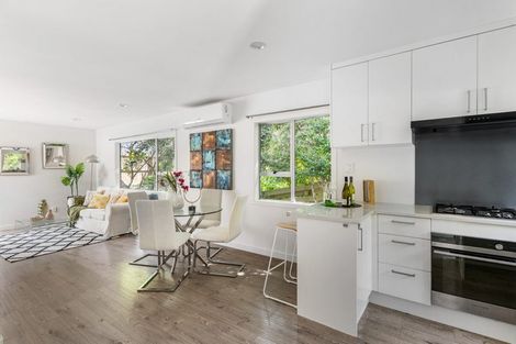 Photo of property in 16 Dunraven Place, Torbay, Auckland, 0630