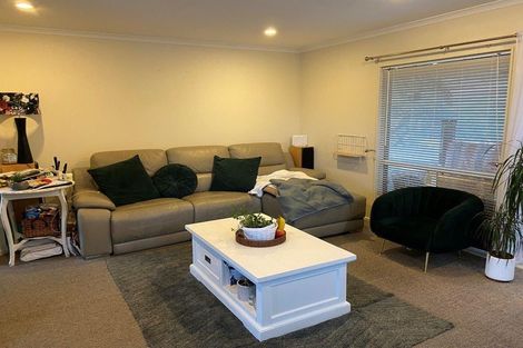 Photo of property in 4 Abbey Way, Whitby, Porirua, 5024