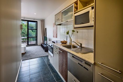 Photo of property in Atrium Towers, 6p/154 The Terrace, Wellington Central, Wellington, 6011