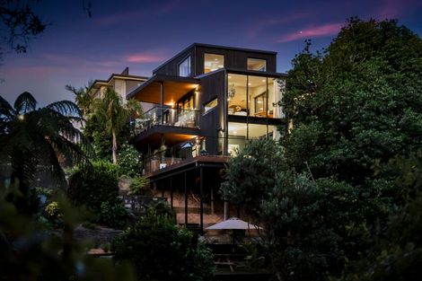 Photo of property in 12a Baring Terrace, Strandon, New Plymouth, 4312