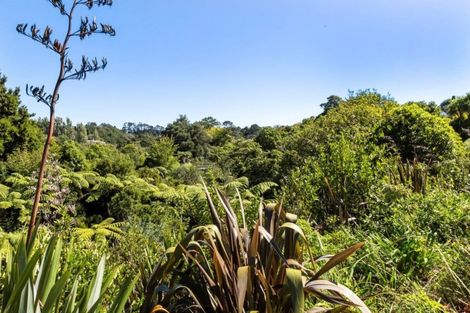 Photo of property in 223 Heta Road, Merrilands, New Plymouth, 4312