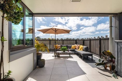 Photo of property in 205/8 Waikumete Road, Glen Eden, Auckland, 0602