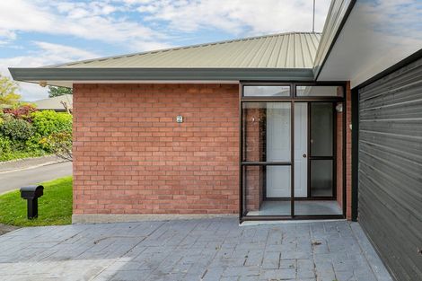 Photo of property in 2 Saskia Lane, Somerfield, Christchurch, 8024