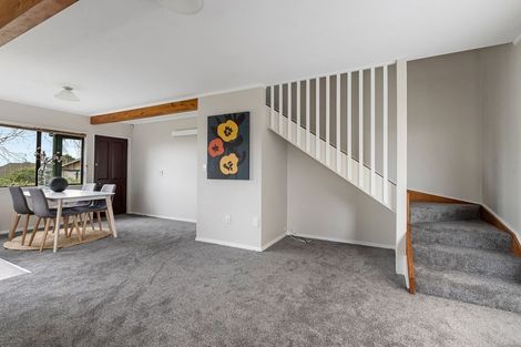 Photo of property in 2/92 Target Road, Totara Vale, Auckland, 0629