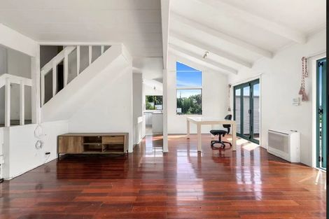 Photo of property in 81 College Road, Northcote, Auckland, 0627